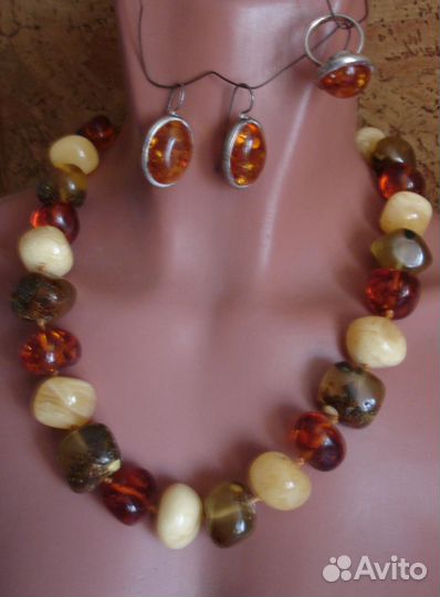 Комплект из янтаря