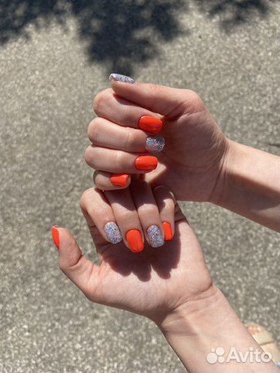 Модель на маникюр