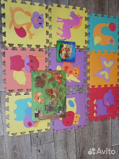 Развивающие игрушки (коврик, пазл, вкладыши)