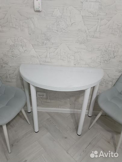 Кухонный стол