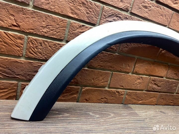 Накладка крыла заднего правого Volvo XC90 06-15