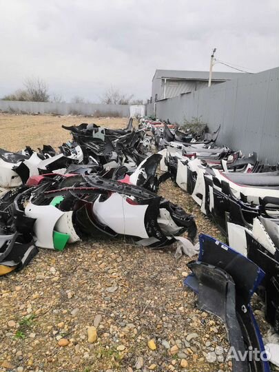 Бампера двери крылья капоты одним лотом