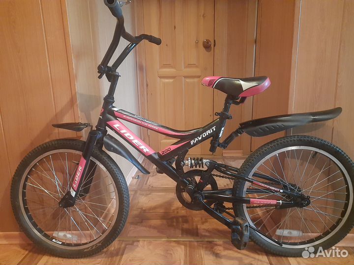 Фирменный Lider Favorit 20 колёса