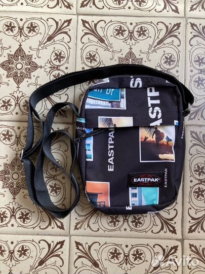 Сумка через плечо Eastpak