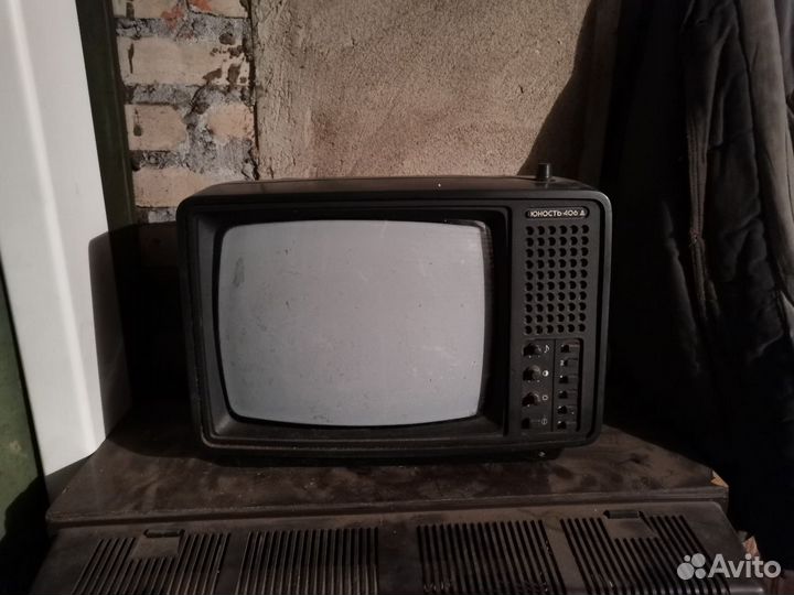 Телевизор Юность 406д
