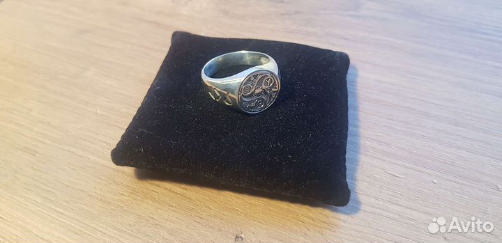 Серебряное кольцо