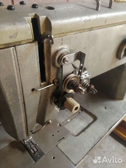 Промышленная швейная машина 852 класса