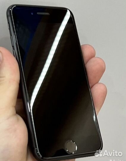 Телефон iPhone se 2020