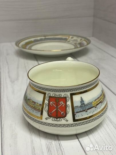 Чашка с блюдцем коыейная фарфор