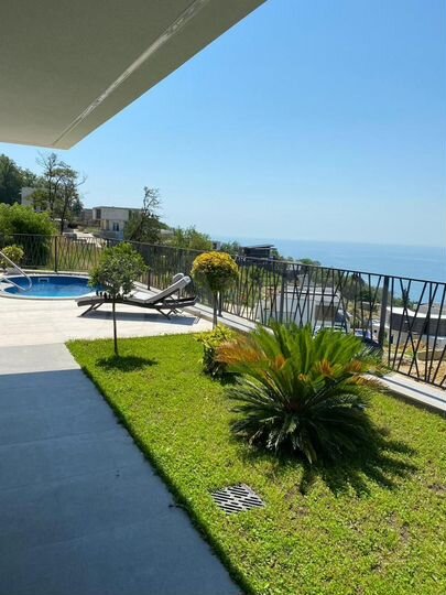 Дом 215 м² на участке 5 сот.