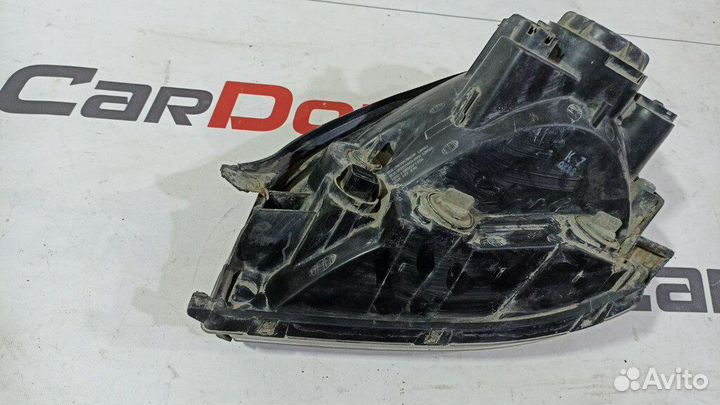 Фара головного света правая б/у для Hyundai Tucson