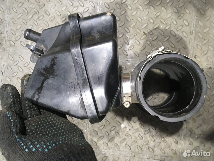 Резонатор воздушного фильтра + патрубок