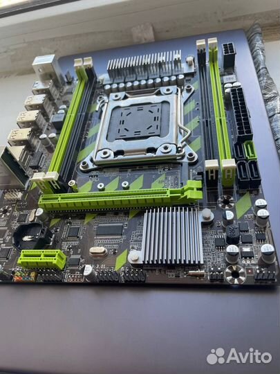 Продам рабочую материнскую плату x79