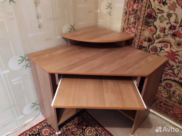 Компьютерный стол