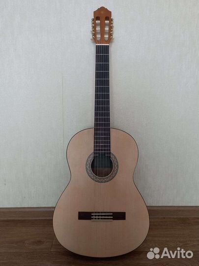 Классическая гитара yamaha c40m