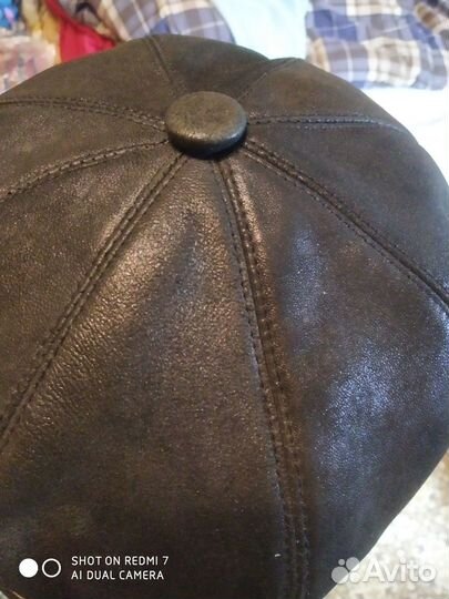 Кепка женская кожаная продаётся