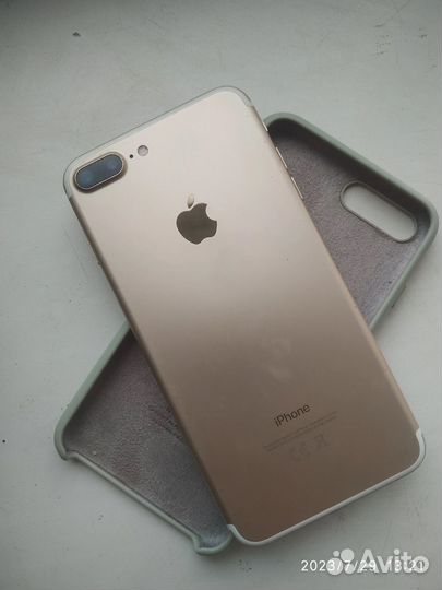 Телефон iPhone 7 plus в идеальном состоянии