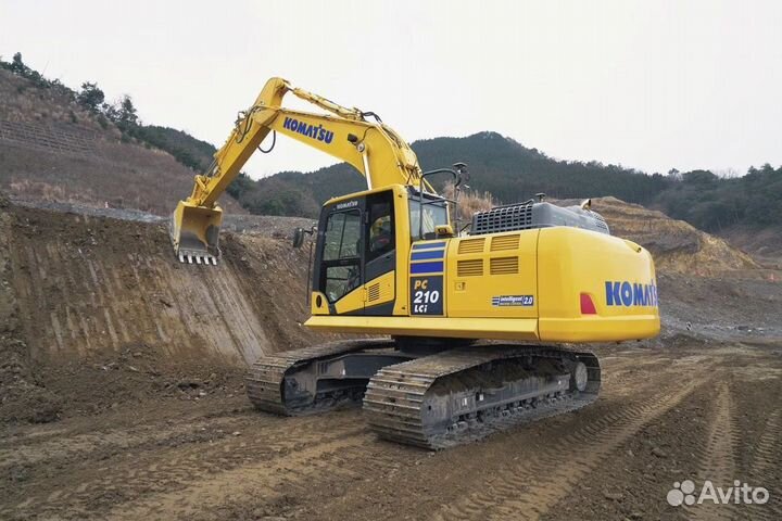 В разборе Коматсу Komatsu экскаваторы