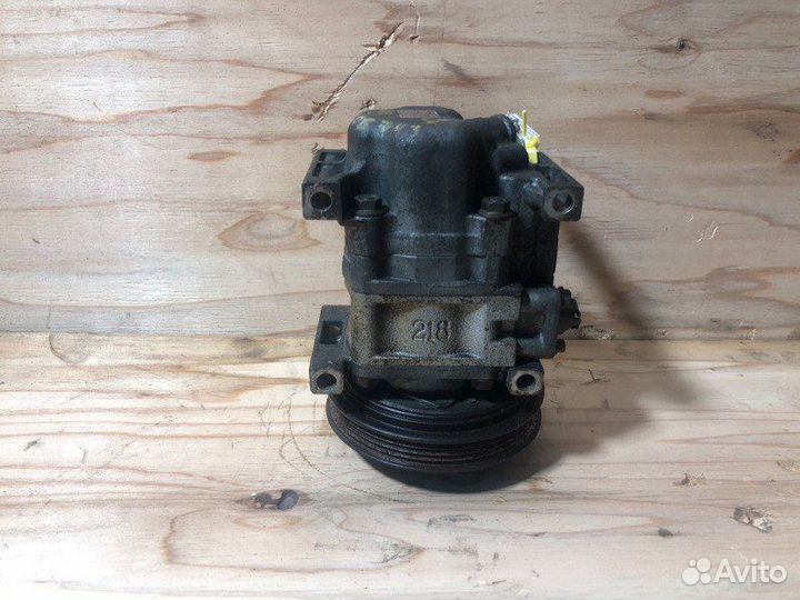 Компрессор кондиционера Mazda Demio DW3W B3ME 1997