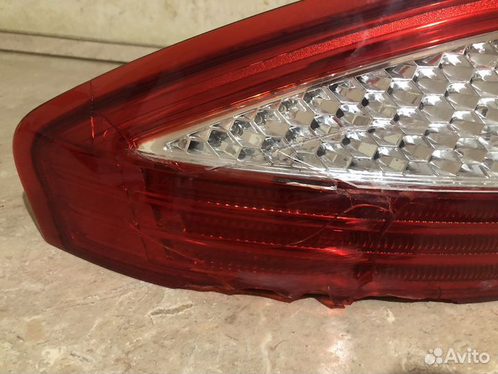 Задний фонарь Ford mondeo 4
