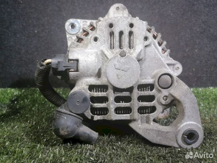 Генератор EJ18 Subaru Legacy BC3 23700AA180