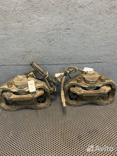 Суппорт тормозной передний Bmw 550Ix F10 N63 2010