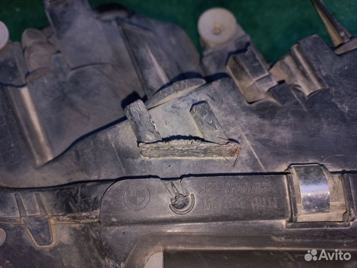 Фара правая ксенон BMW 7-Series E65 E66