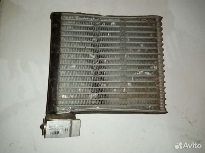Испаритель кондиционера радиатор Toyota Ist