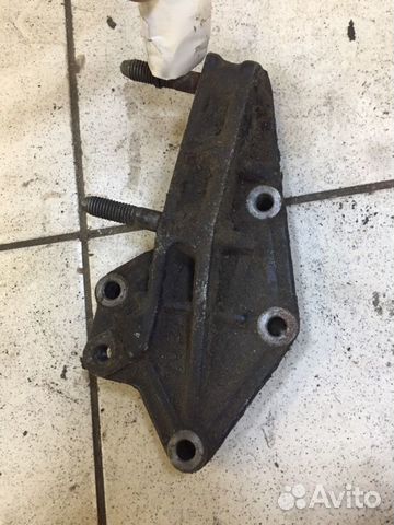 Кронштейн двигателя правый Chevrolet Epica