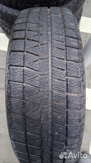 Bridgestone Blizzak Revo GZ 215/60 R17 96S