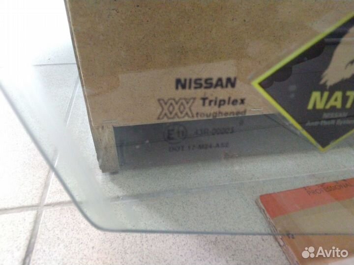 Стекло дверное переднее правое Nissan Primera P11