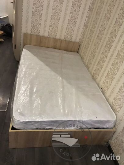 Кровать полутороспальная