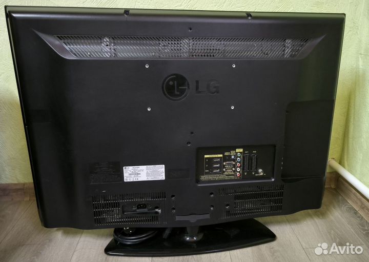 Телевизор LG 32LG7000 Full HD