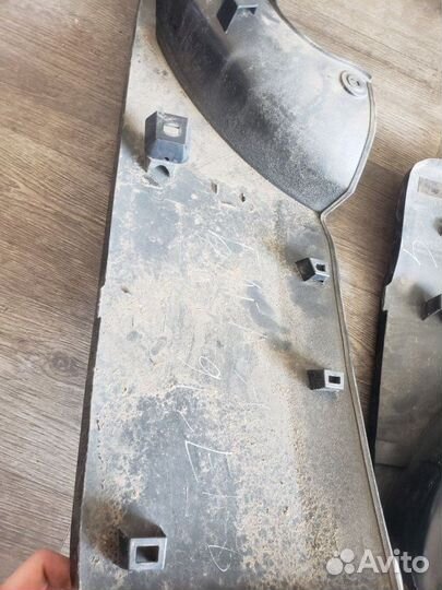 Накладки на дверь багажнка Toyota Rav4 XA30 1AZ-FE