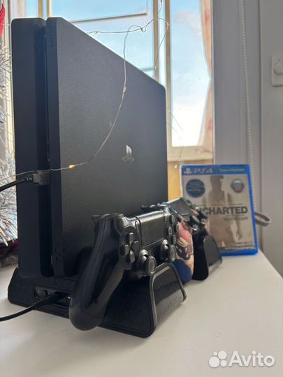 Игровая консоль PlayStation 4