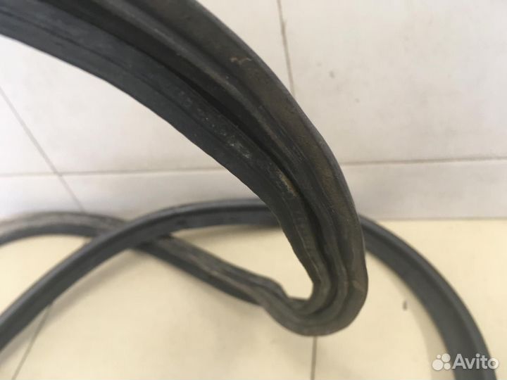 Уплотнитель багажника Corolla E15 2006-2013