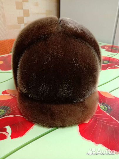 Женские меховые шапки