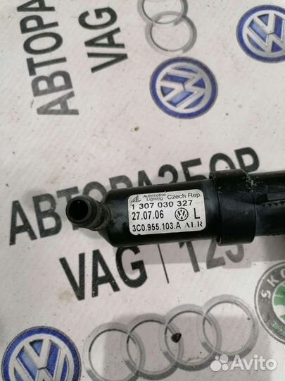 Форсунка омывателя фар Фольксваген Пассат Б6