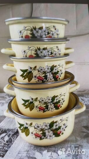 Набор кастрюль