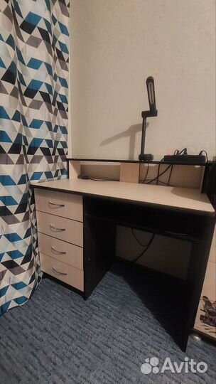 Письменный стол