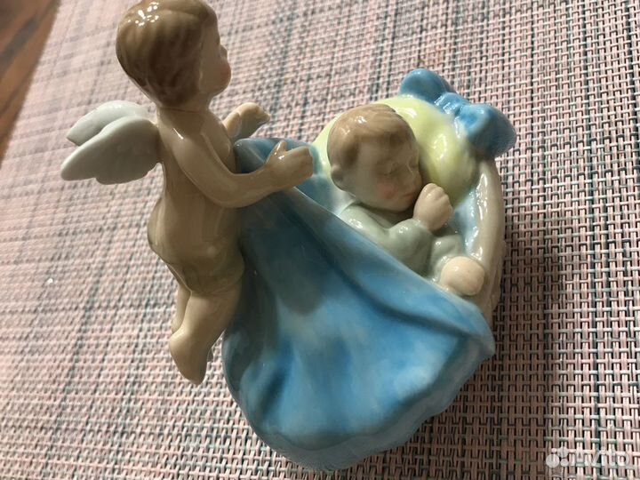 Фигурка фарфор