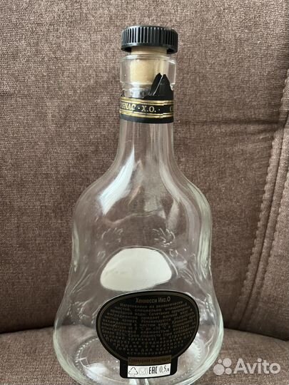 Пустая бутылка из под коньяка Hennessy