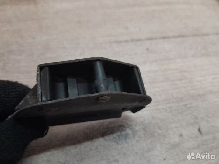 Ответная часть замка багажника Citroen Berlingo I