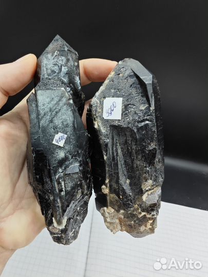 Морион природный кристалл чёрный кварц