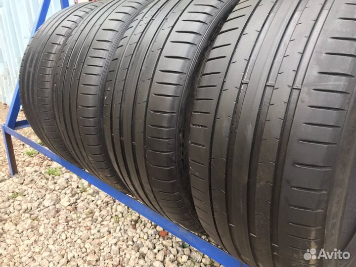 Pirelli P Zero PZ4 225/40 R18