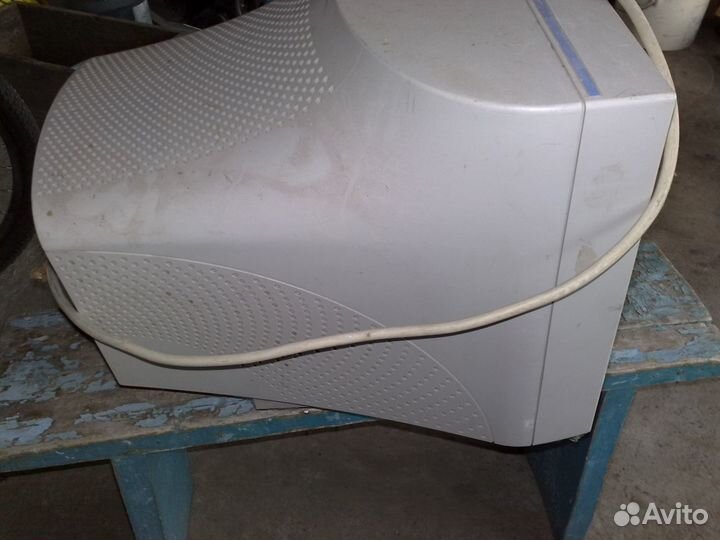 Монитор samsung (плоский экран)