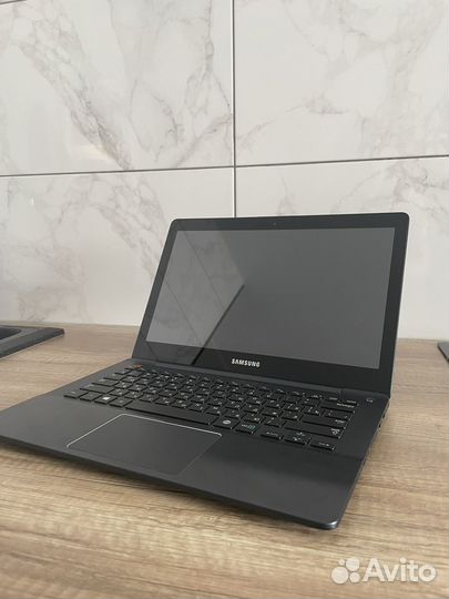 Ноутбук Samsung Сенсорный экран