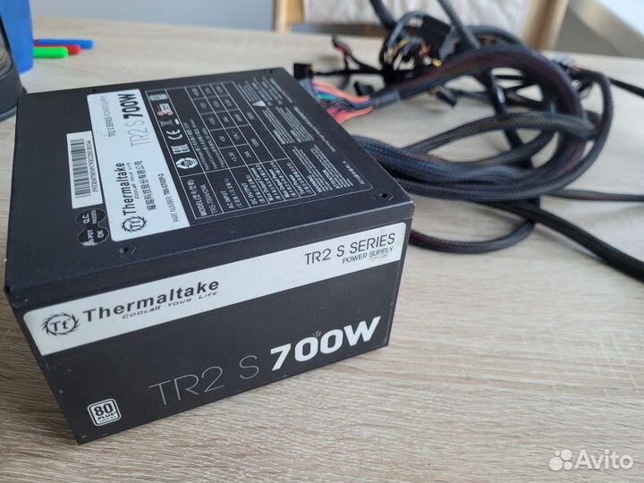 Блок питания Thermaltake TR2S 700W
