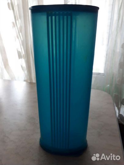 Контейнер Tupperware