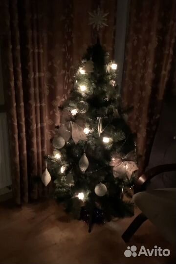 Елка искусственная новогодняя с украшениями